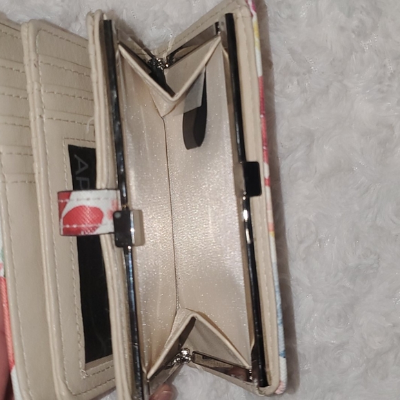 Wallet - Picture 5 of 6